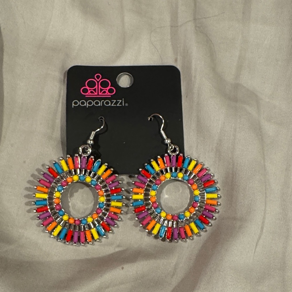 NWT Paparazzi “Ferris Wheel Finale” Earrings